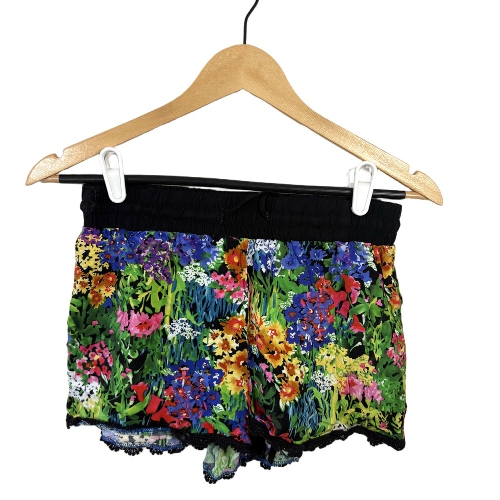 Skies Are Blue Floral Boho Shorts Black Waistband Size M